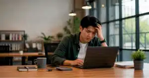 Seseorang memeriksa penyimpanan Google Drive untuk mengetahui penyebab kapasitas cepat penuh meski jarang menggunakannya.